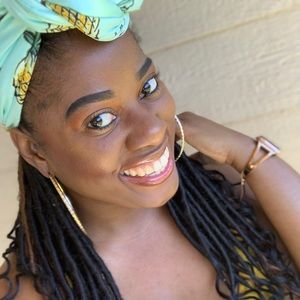 Meet your Posher, Monique